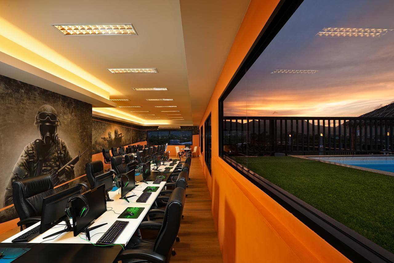 Gamers Paradise Hotel Чалонг Екстериор снимка