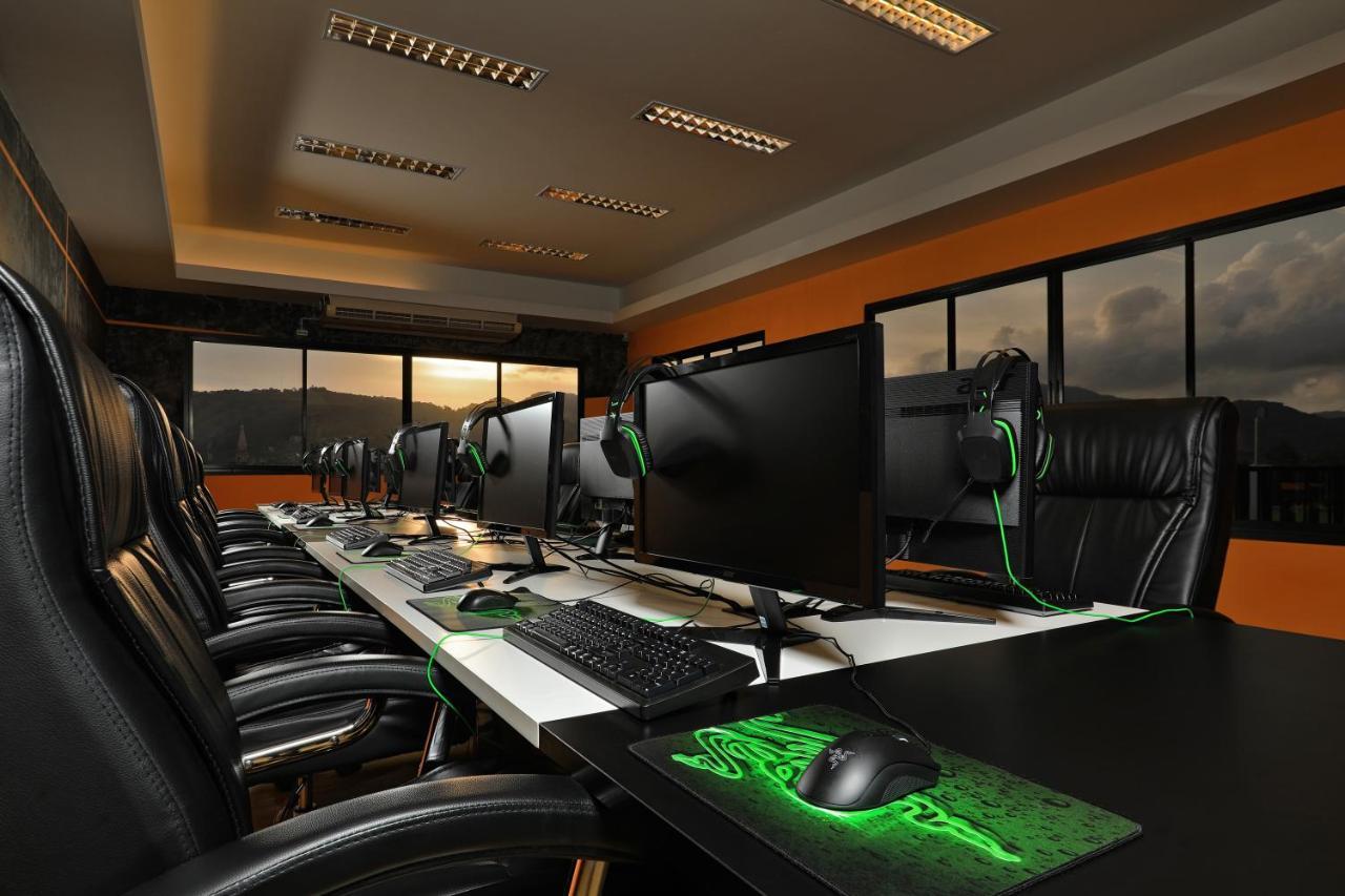 Gamers Paradise Hotel Чалонг Екстериор снимка