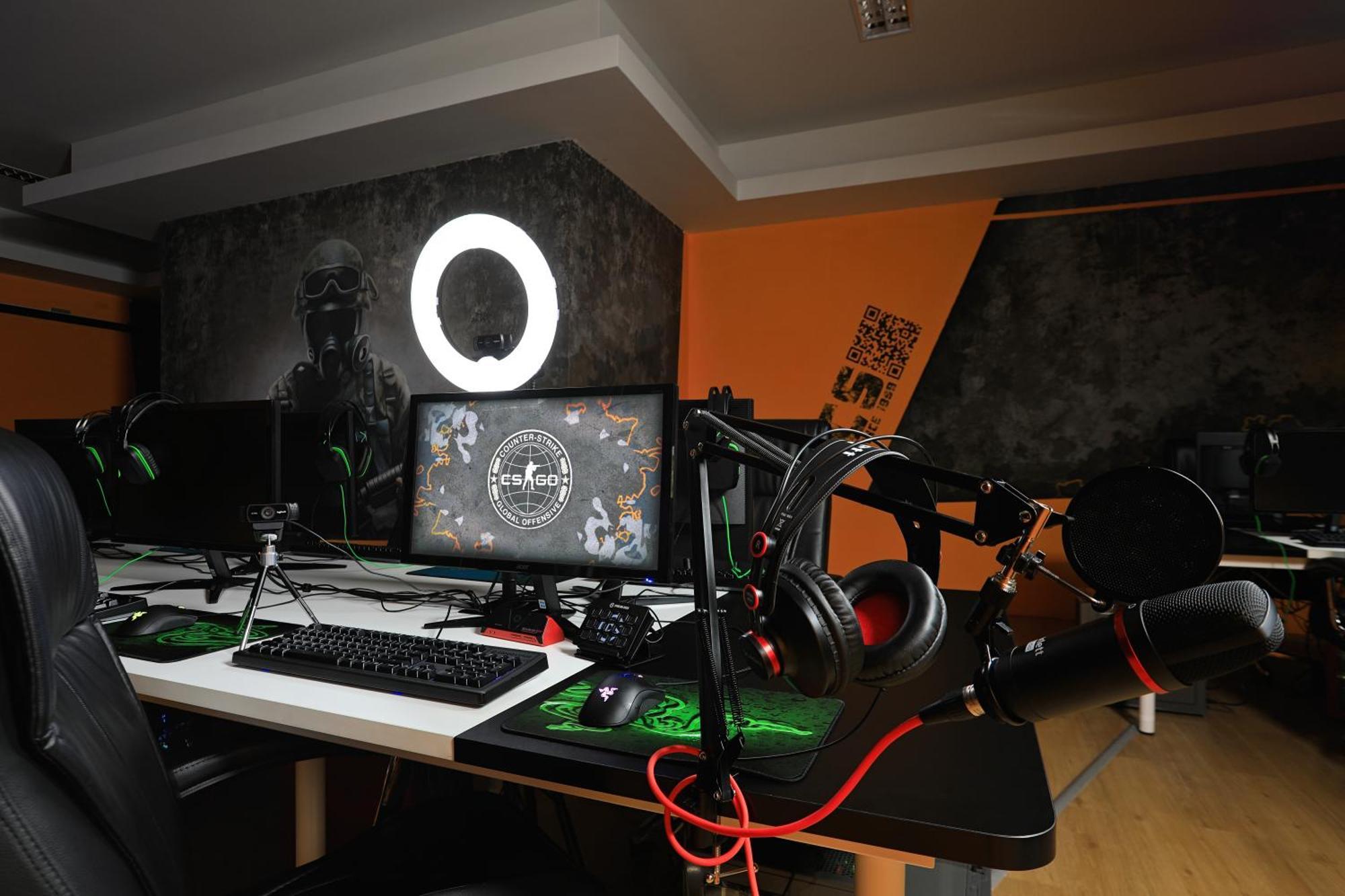 Gamers Paradise Hotel Чалонг Екстериор снимка